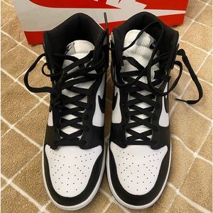 Nike Dunk Panda size mens 9. . Worn only once. Looks brand new